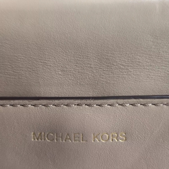 Michael Kors Ava Scalloped Satchel Shoulder Bag Brige Leather Gold Hardware - Picture 8 of 15